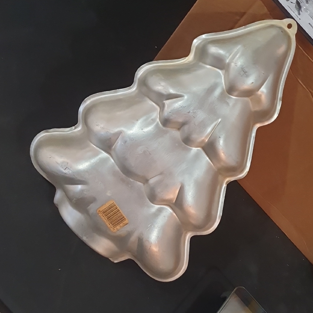 Vintage 80s Wilton Silver Christmas Tree Bakeware